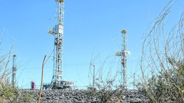 Las petroleras pagan millonarios bonos por el acceso o la prórroga de áreas. (Foto: archivo Juan Thomes)