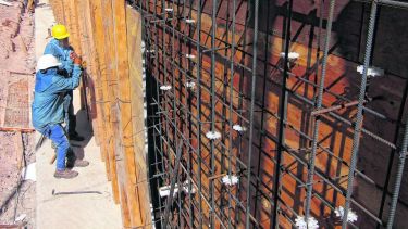 Las nuevas medidas frenaron la actividad en la obra pública en Cipolletti
. (Foto archivo)