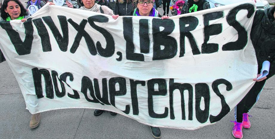 Cuarentena: más de 170 pedidos de ayuda por violencia de género en Río Negro