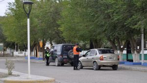 Cuatro detenidos en Jacobacci por violar el aislamiento