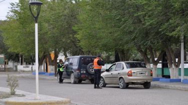 La provincia de Río Negro dispuso una multa de $150.000 para aquellas personas que violen en autoaislamiento. Foto: José Mellado.-