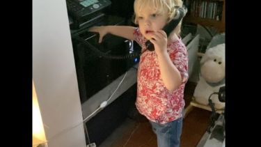 Mirko tiene permiso del presidente para comer chocolate