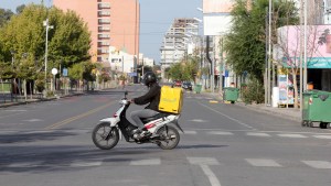 Cortaron una hora el delivery en Neuquén y gastronómicos reclaman