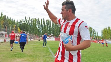 Con lágrimas en los ojos, Lalo Porra dejó el fútbol hace tres años. (Foto: Archivo Juan Thomes)