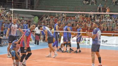 El futuro del equipo neuquino se ve comprometido por la crisis económica. (Foto: Archivo Juan Thomes)