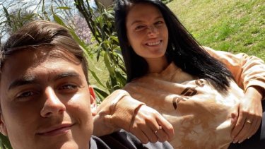 Dybala y Oriana Sabatini confirmaron que tienen coronavirus