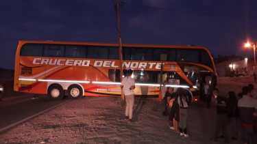 Chocó el colectivo contra un poste para salvar a los pasajeros