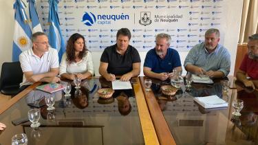 El intendente Gaido firmando el decreto Foto: Prensa Municipal 