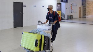 Unos 600 turistas lograron regresar de Bariloche a sus hogares