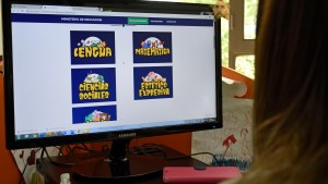 Docentes se ofrecen para dar apoyo escolar durante la cuarentena