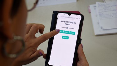 Cuando anunció el programa para achicar la brecha digital, Provincia reconoció que el 20% de los estudiantes no se pudo conectar. (Foto archivo: Florencia Salto)