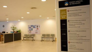 A puertas cerradas trabajó ayer el Ministerio Público Fiscal, en la preparación del protocolo. (Florencia Salto)