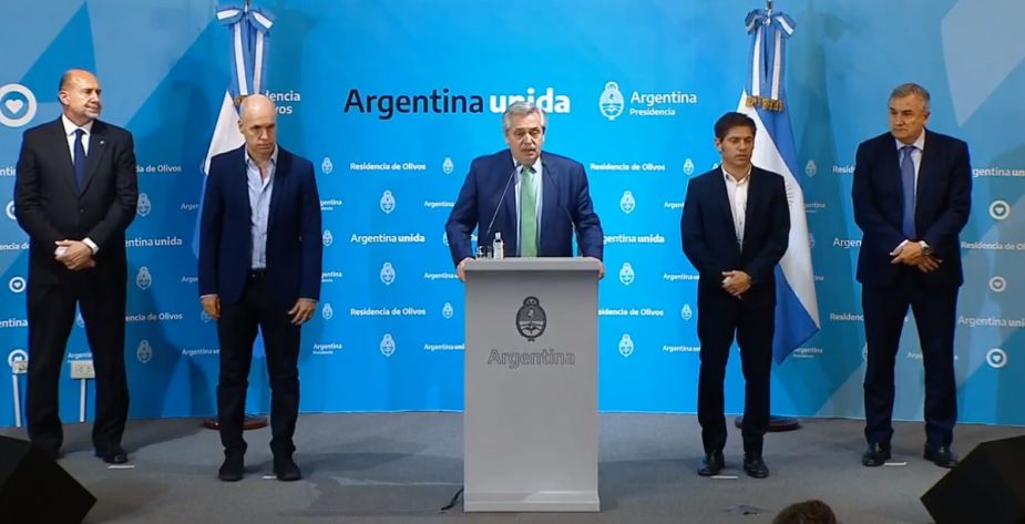 Alberto Fernández habló rodeado por Horacio Rodríguez Larreta, Axel Kicillof y Gerardo Morales, entre otros. Foto: captura de pantalla.-