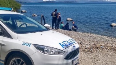 El turista que fue asaltado en la costa del lago Nahuel Huapi dio aviso al 911 y brindó detalles de los agresores. Gentileza