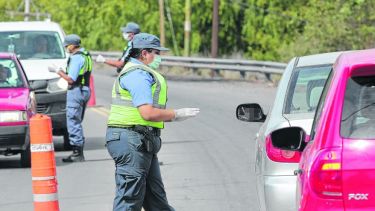 La iniciativa de retener el carnet de conducir es del concejal y expiloto de TC Camilo Echeverría. 