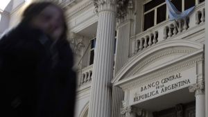 El Banco Central evalúa reactivar el clearing de cheques antes del 31 de marzo