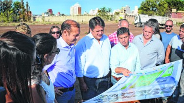 Intendente y gobernador recorrieron las obras.