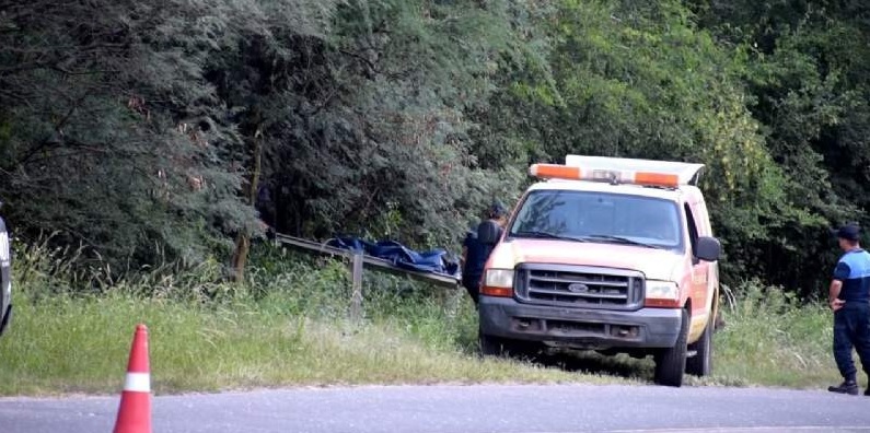 La policía encontró los restos de la joven a la vera de la ruta provincial 4, en Catamarca.