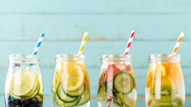 ¿Puede transmitirse el coronavirus a través de los alimentos?