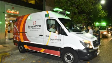 Así era trasladado esta noche el paciente, de 43 años. Foto: gentileza Infobae.-