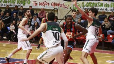 El jugador de Deportivo Viedma decidió volver a su hogar. Foto: Gentileza Marcos Aramburu (Prensa Depo Viedma)