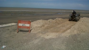 Con montículos y vallas impedieran el acceso a las diferentes playas. Foto: archivo.