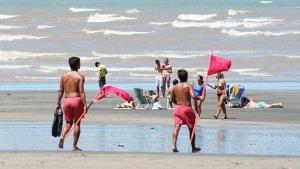 Extenderán el servicio de guardavidas en las costas de Viedma