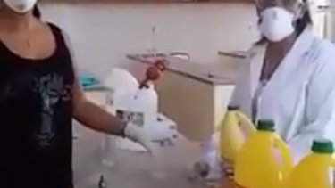 El material que se entregó era de muy baja calidad, comparado con el producto que se vende en el mercado. (foto: video)