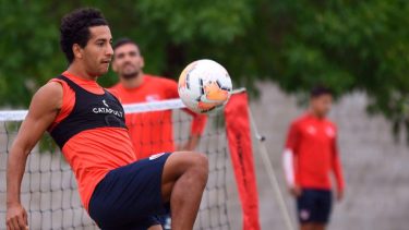 El paraguayo Cecilio Domínguez sería titular en Parque Patricios.