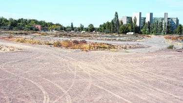 El edil aseguró que ya fueron vendidos varios lotes del Paseo de la Costa. (FOTO: Juan Thomes)