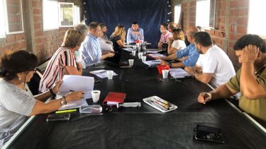 Funcionarios y especialistas de la salud se reunieron ayer por la tarde. Foto: gentileza. 