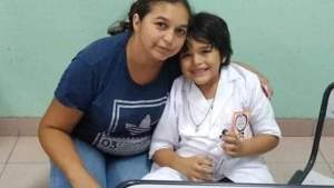 Una familia recurre a la solidaridad de la gente para cubrir la cirugía de su pequeño hijo