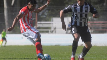 Sin Ostapkiewicz, Jara y Tormann volverán a ser los centrales.
