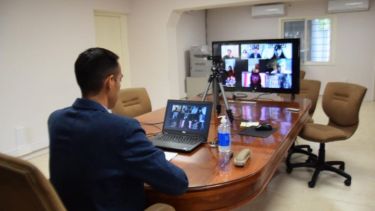 El presidente del Concejo Deliberante y la secretaria son los únicos que asisten presencialemente. 