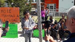 Inicio de sesiones conflictivo en Zapala por protesta de municipales