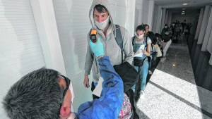 Con un operativo sin precedentes repatriaron a casi 60 residentes de Neuquén