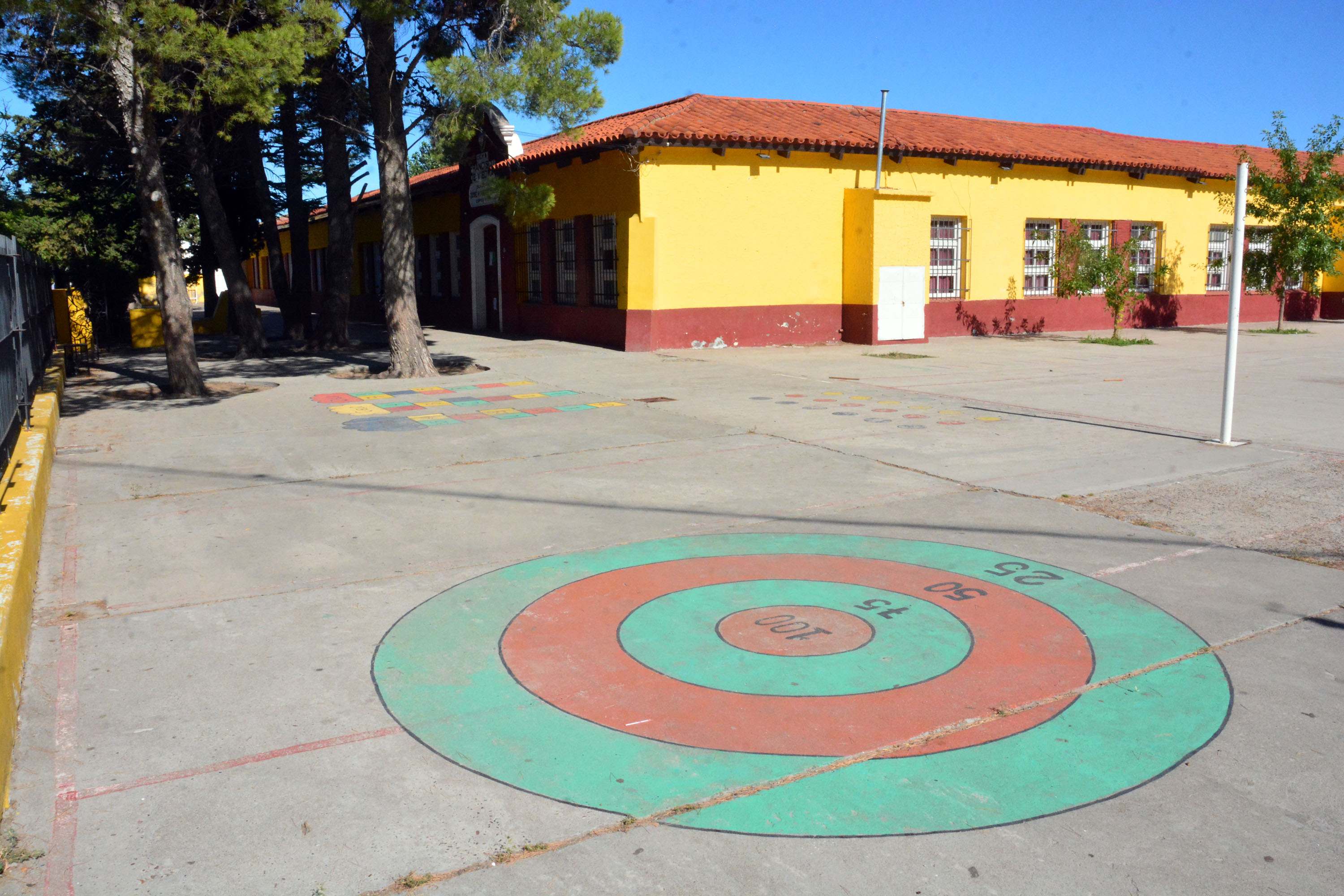 Sin clases en la Escuela N° 1 de la capital rionegrina. Foto: Marcelo Ochoa.