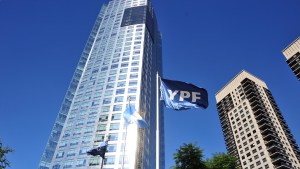 YPF puso en venta su emblemática torre de Puerto Madero