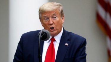 El presidente Donald Trump presentó un plan de reapertura económica y social por fases 