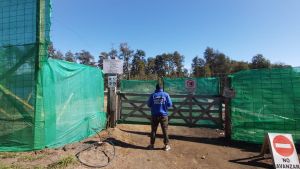 Detuvieron a 18 albañiles por trabajar en la cuarentena en la Angostura