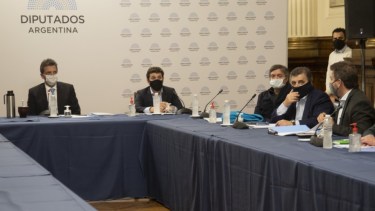 Massa y los jefes de bloques se volverán a reunir mañana para analizar el temario que debatirán en la primera sesión. Foto archivo. 