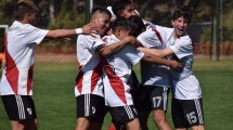 Imagen de River recluta jugadores a través de videos por WhatsApp