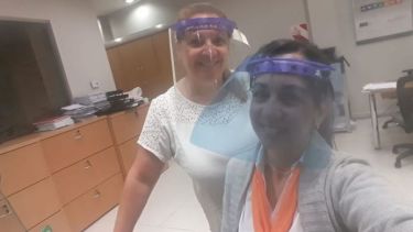 Así se utilizan las máscaras para atención al público.