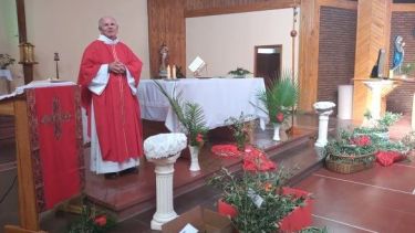 El cura párroco lamentó lo sucedido el domingo pasado en Allen.