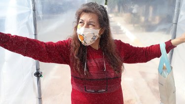 Colocan barrera de desinfección humana para combatir el COVID-19 en Fernández Oro. (Foto gentileza)