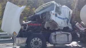 Camión chocó en cercanías al paso Samoré