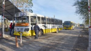 Autobuses Neuquén no pagó el total de los salarios y el gremio realizará medidas