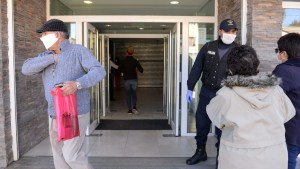 Jubilados y beneficiarios de AUH: cobran hoy los que tienen DNI terminado en 3