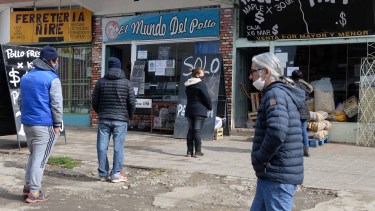 Los comercios cerrados tienen la caja en cero pero los que abrieron registran caída en las ventas y se complica el pago de salarios sin ayuda. Foto: Alfredo Leiva