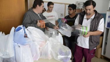 Esta semana, los voluntarios entregaron máscaras 3D al hospital Ramón Carrillo. Foto: Alfredo Leiva